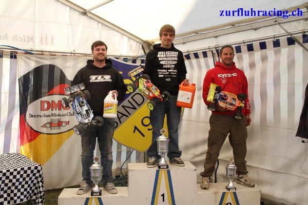 Podium 1er Robert Battle 2eme Darren Bloomfield 3eme Jérome Aigoin