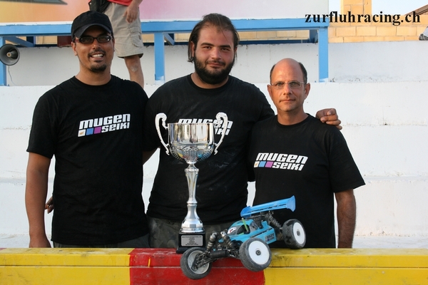 l'&eacute;quipe de choque qui nous &agrave; acceuilli avec Costas Luis et Sawas